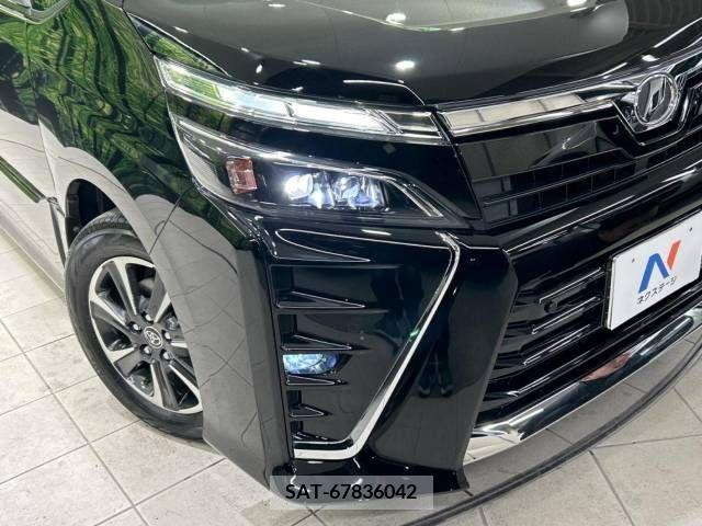 Toyota VOXY 2019-09 215997-12