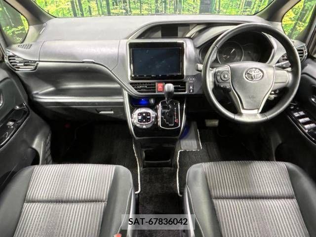 Toyota VOXY 2019-09 215997-1