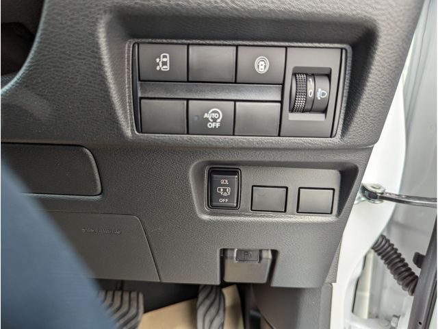 Nissan ROOX 2023-03 3996-17