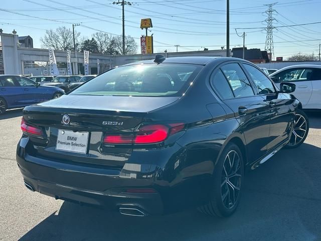 Bmw 5 SERIES 2023-03 184346-7