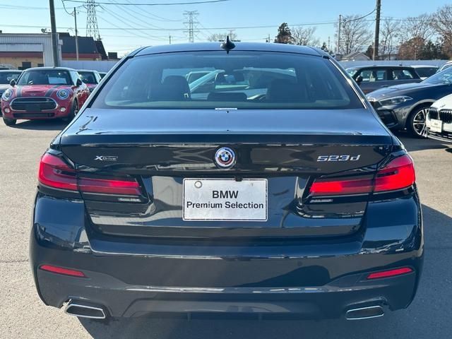 Bmw 5 SERIES 2023-03 184346-9