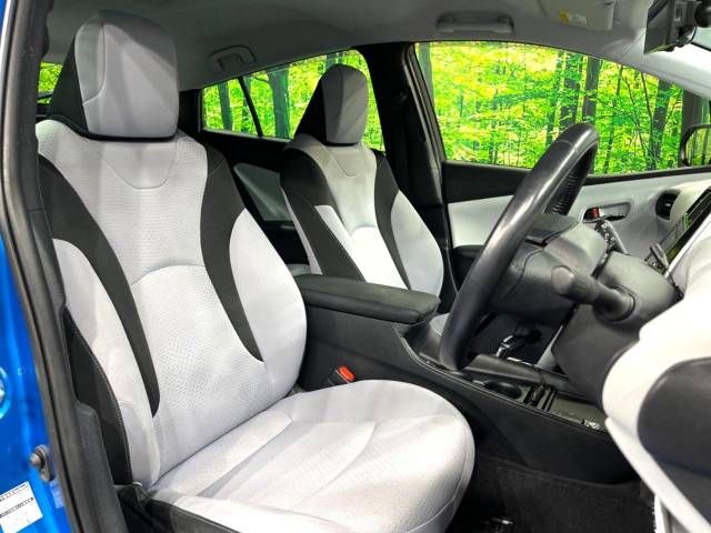 Toyota PRIUS 2019-05 24233-8