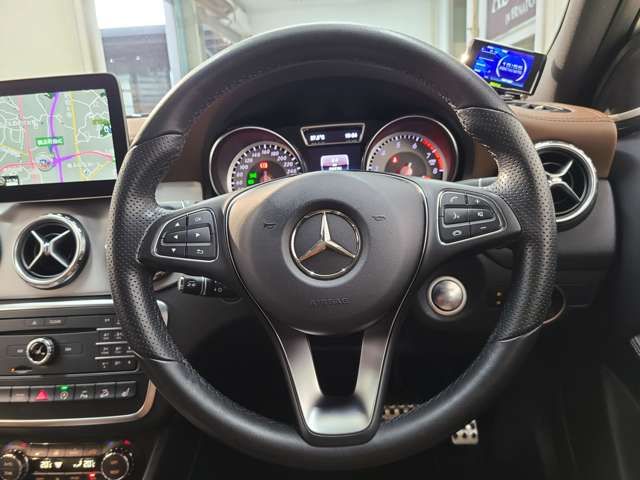 Mercedes Benz GLA-CLASS 2017-03 15857-14