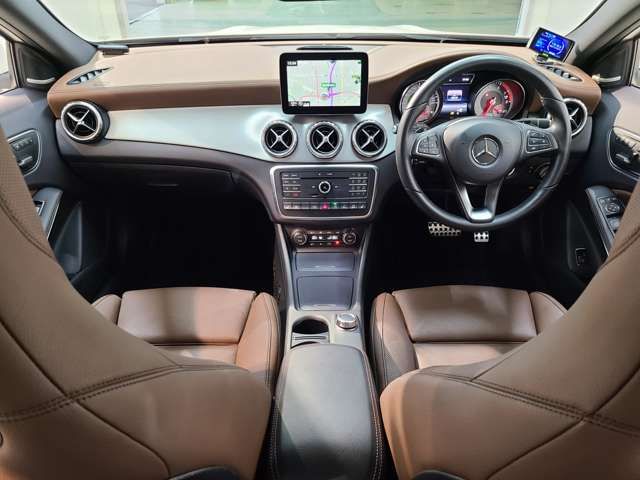 Mercedes Benz GLA-CLASS 2017-03 15857-10