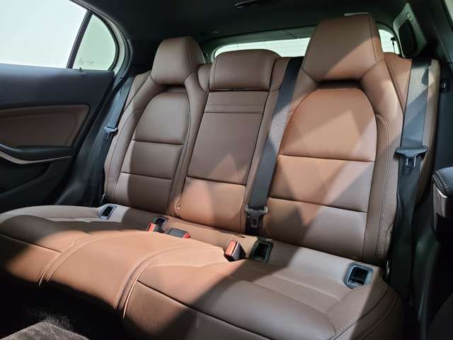Mercedes Benz GLA-CLASS 2017-03 15857-13