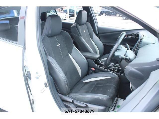 Toyota PRIUS PHV 2018-06 352958-13