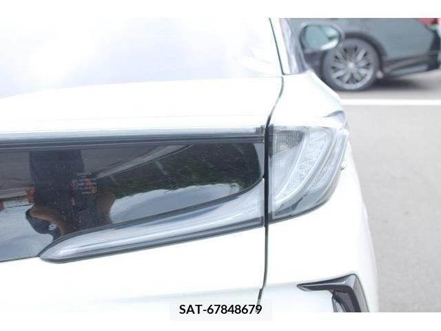 Toyota PRIUS PHV 2018-06 352958-12