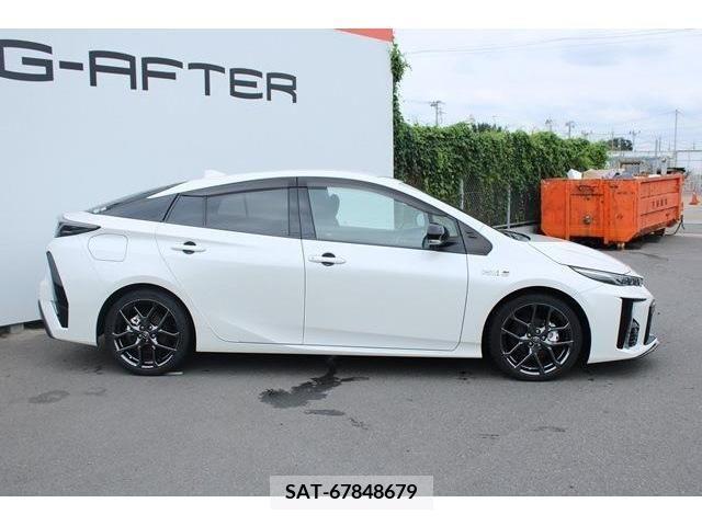 Toyota PRIUS PHV 2018-06 352958-7