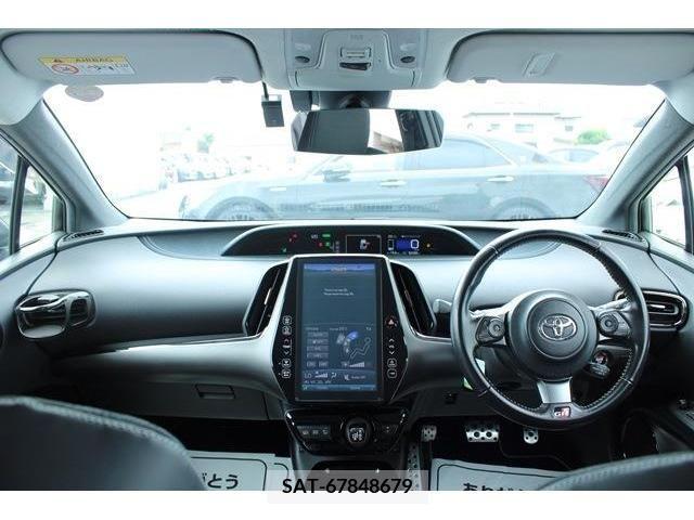 Toyota PRIUS PHV 2018-06 352958-15