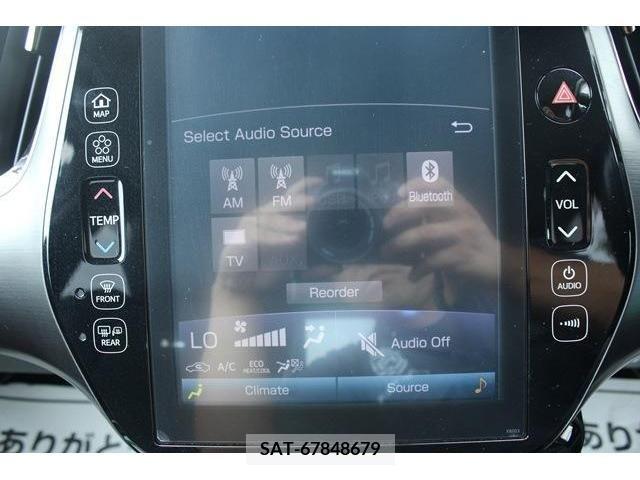 Toyota PRIUS PHV 2018-06 352958-4