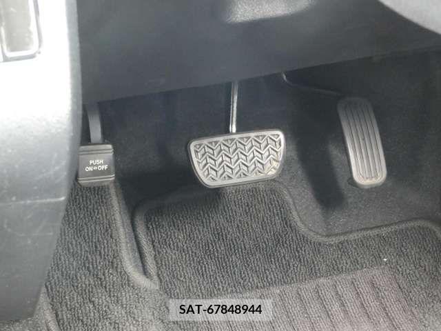 Toyota SIENTA 2017-01 381415-23