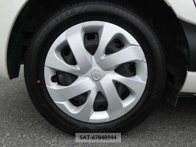 Toyota SIENTA 2017-01 381415-6