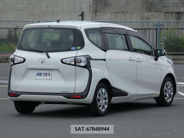 Toyota SIENTA 2017-01 381415-2