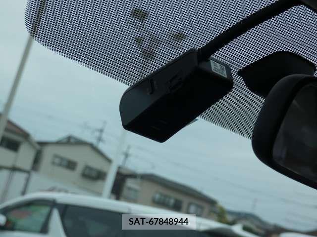Toyota SIENTA 2017-01 381415-17