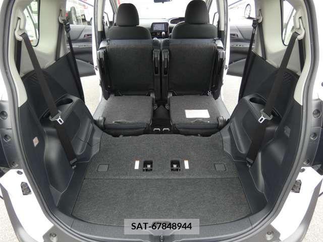 Toyota SIENTA 2017-01 381415-25