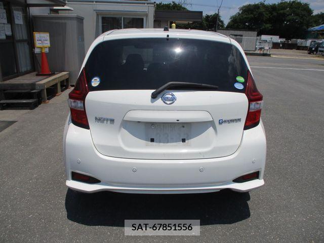 Nissan NOTE 2017-06 305388-4