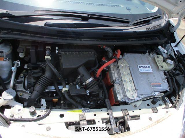 Nissan NOTE 2017-06 305388-7