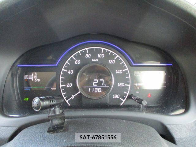 Nissan NOTE 2017-06 305388-15