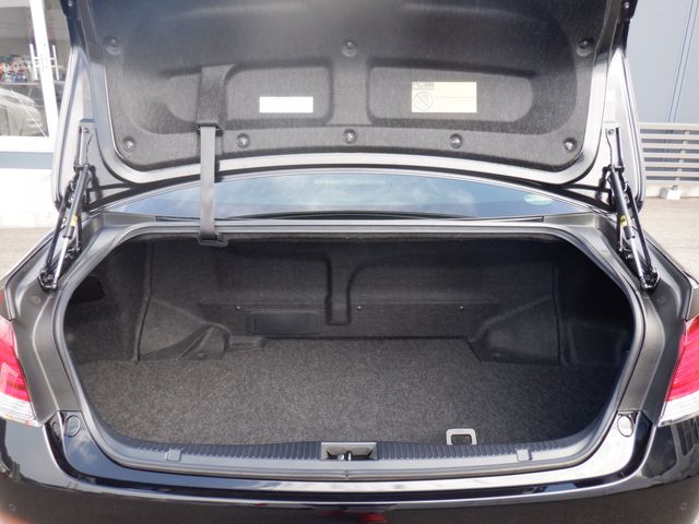 Toyota CROWN MAJESTA 2016-07 8216-20