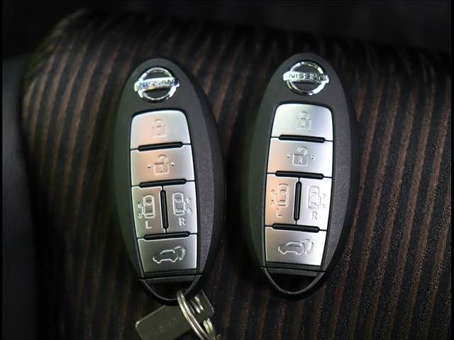 Nissan ELGRAND 2016-06 192891-13