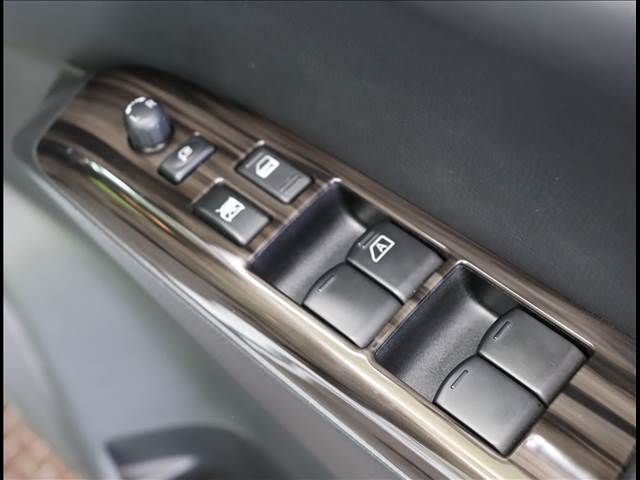 Nissan ELGRAND 2016-06 192891-16
