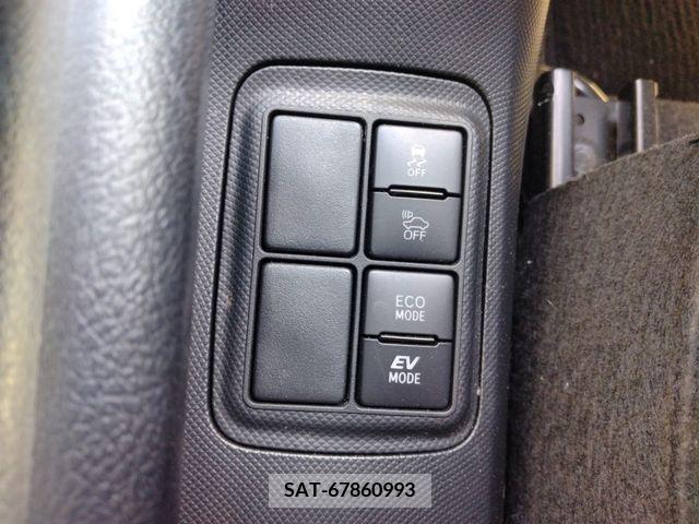 Toyota AQUA 2018-03 261103-8