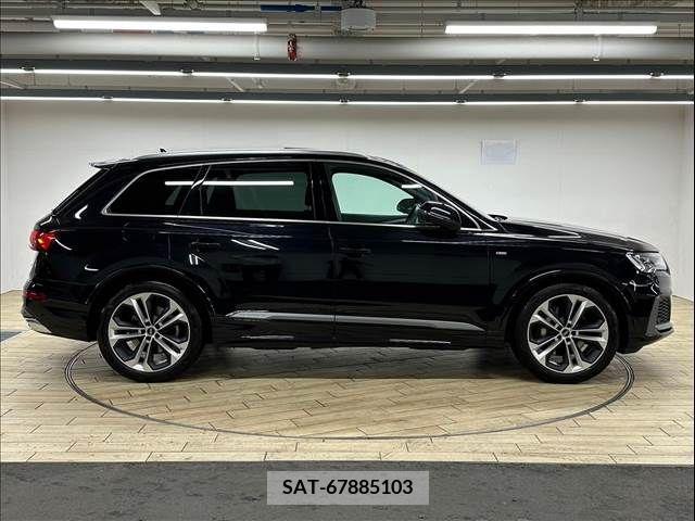 Audi Q7 2021-06 356611-17