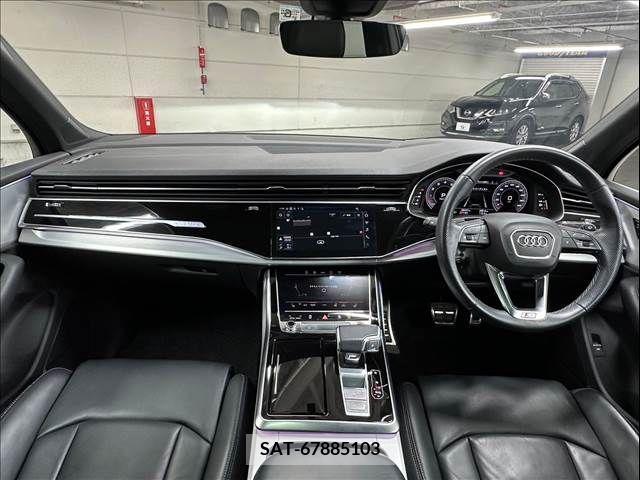 Audi Q7 2021-06 356611-1