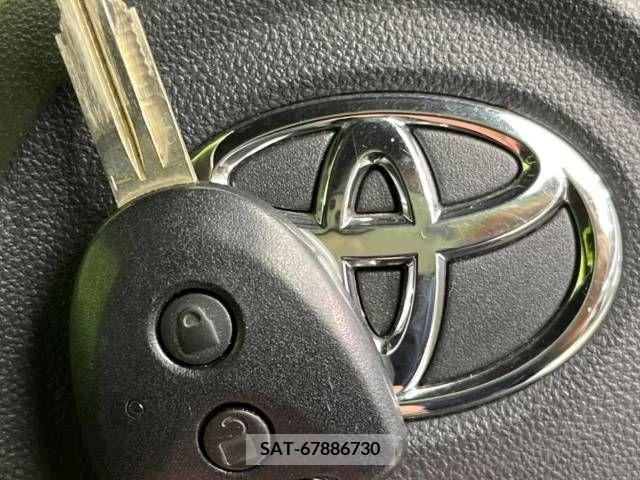Toyota Pixis Mega 2018-06 393255-6