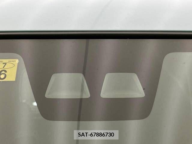 Toyota Pixis Mega 2018-06 393255-2