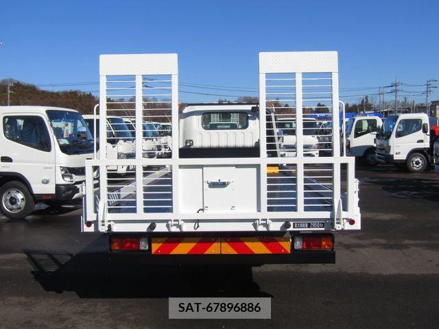 Mazda TITAN 2024-02 231194-5