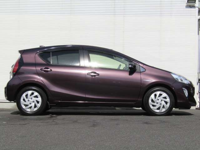 Toyota AQUA 2016-08 181752-2