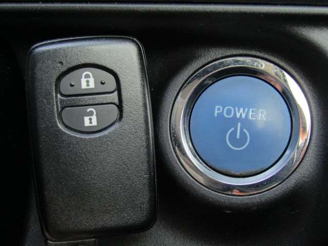 Toyota AQUA 2016-08 181752-12