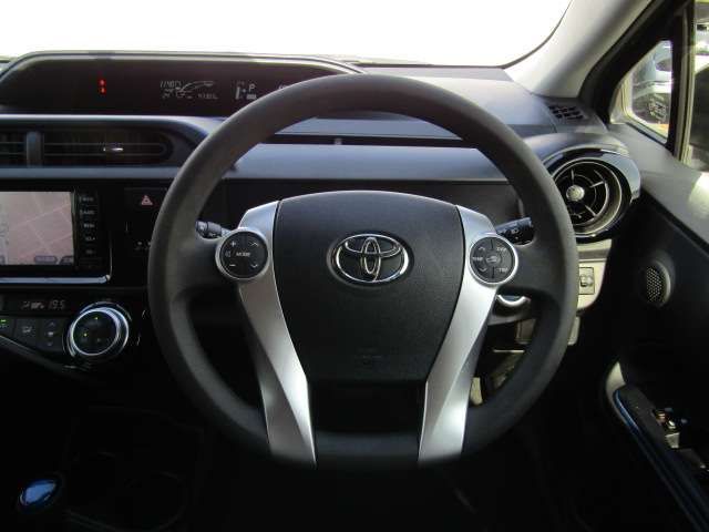 Toyota AQUA 2016-08 181752-14