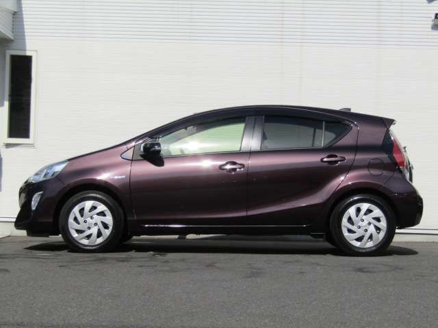 Toyota AQUA 2016-08 181752-3
