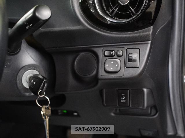 Toyota AQUA 2015-05 260538-16