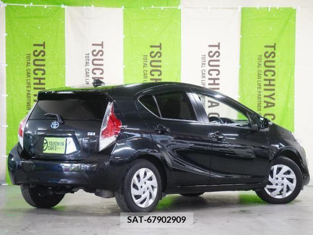 Toyota AQUA 2015-05 260538-1