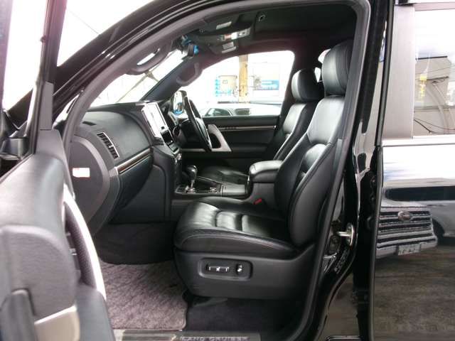 Toyota LAND CRUISER 2016-08 193836-12