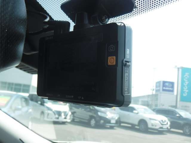 Nissan X-TRAIL 2019-09 10628-6