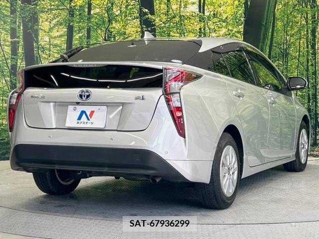 Toyota PRIUS 2018-06 215684-17