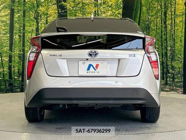 Toyota PRIUS 2018-06 215684-15