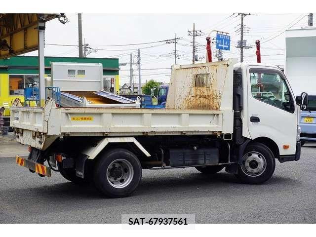 Hino DUTRO 2017-04 350300-7