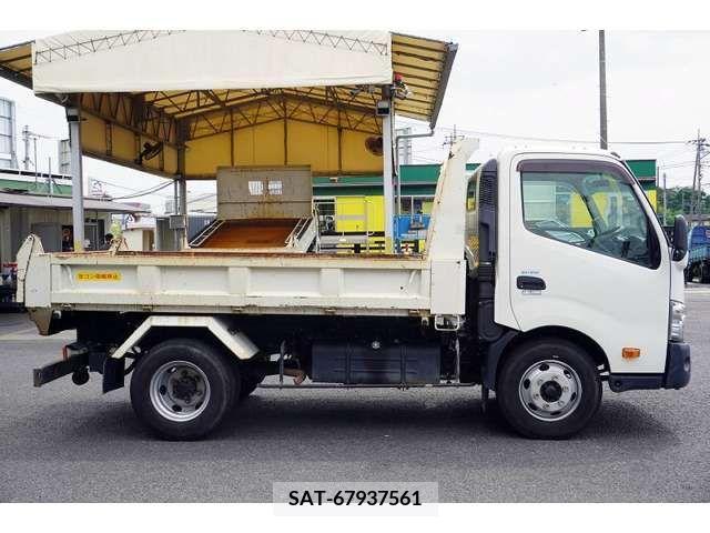 Hino DUTRO 2017-04 350300-4