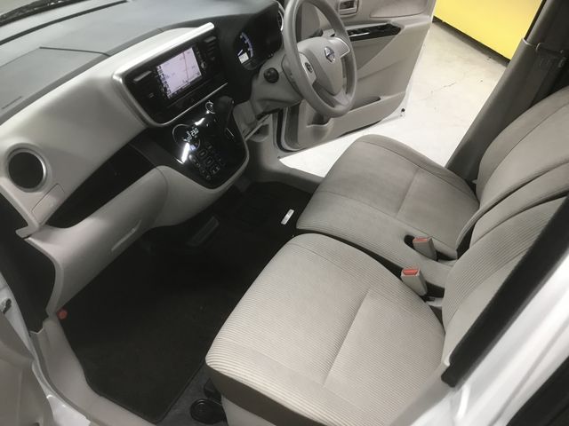 Nissan DAYZ ROOX 2018-12 28235-15