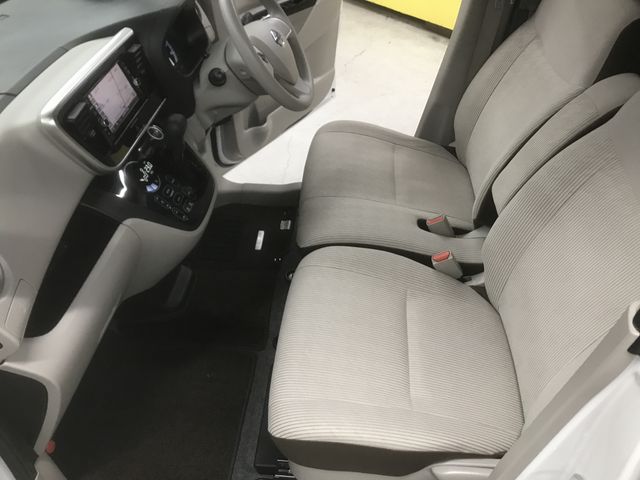 Nissan DAYZ ROOX 2018-12 28235-16