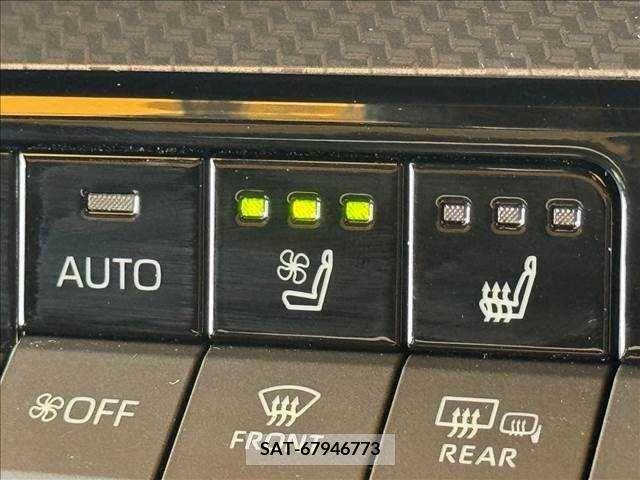 Toyota PRIUS 2023-06 333024-7
