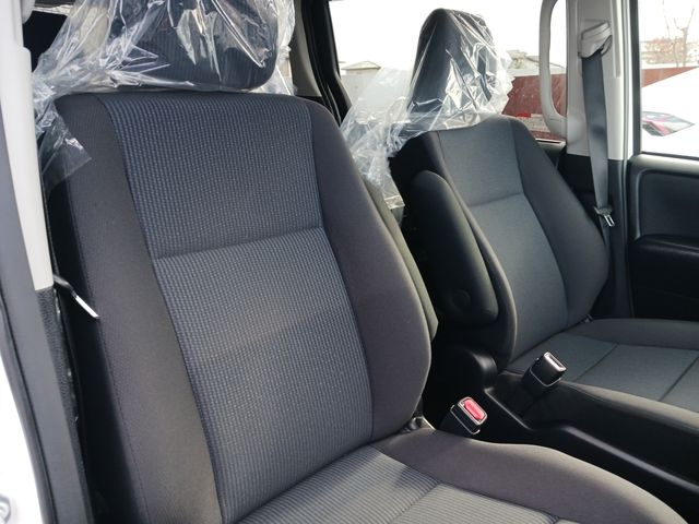 Toyota NOAH HYBRID 2014-03 187502-11