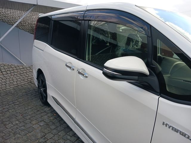 Toyota NOAH HYBRID 2014-03 187502-4
