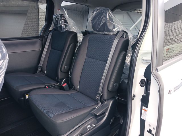 Toyota NOAH HYBRID 2014-03 187502-22