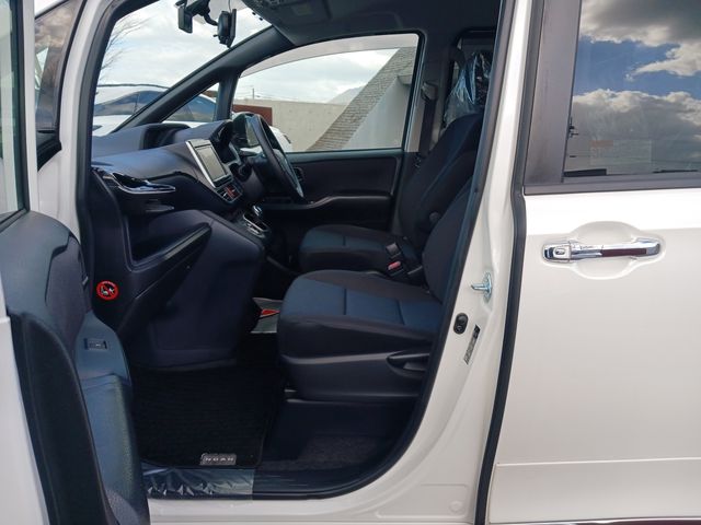 Toyota NOAH HYBRID 2014-03 187502-19